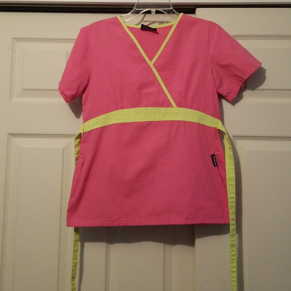 Andiamo scrub top